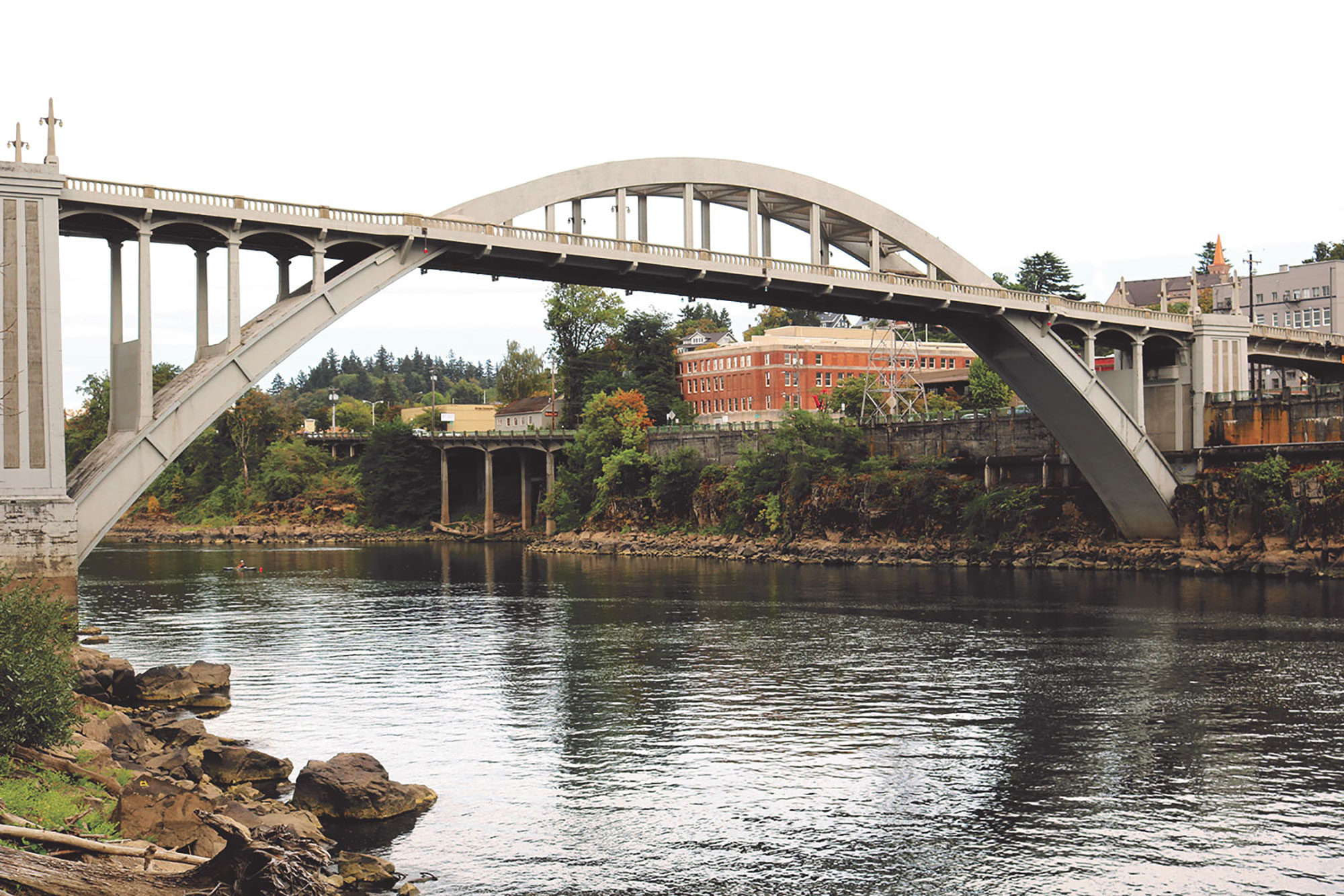 Oregon City Bridge with the Clackamas County Courthouse in the background