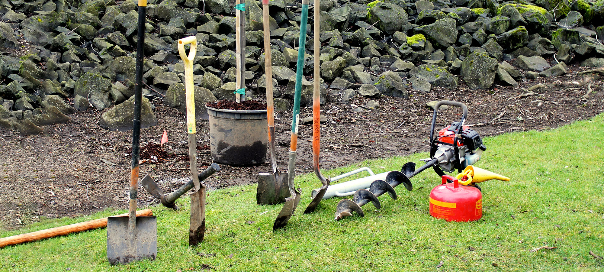 Shovels and gardening tools