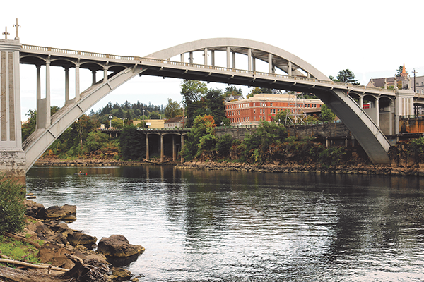 Oregon City Bridge with the Clackamas County Courthouse in the background